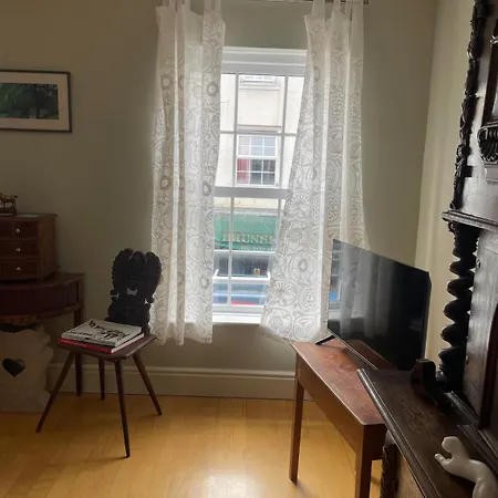 Mimu Palace Nyaraló Bristol